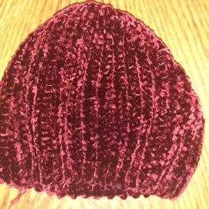 Red toboggan for women, teens